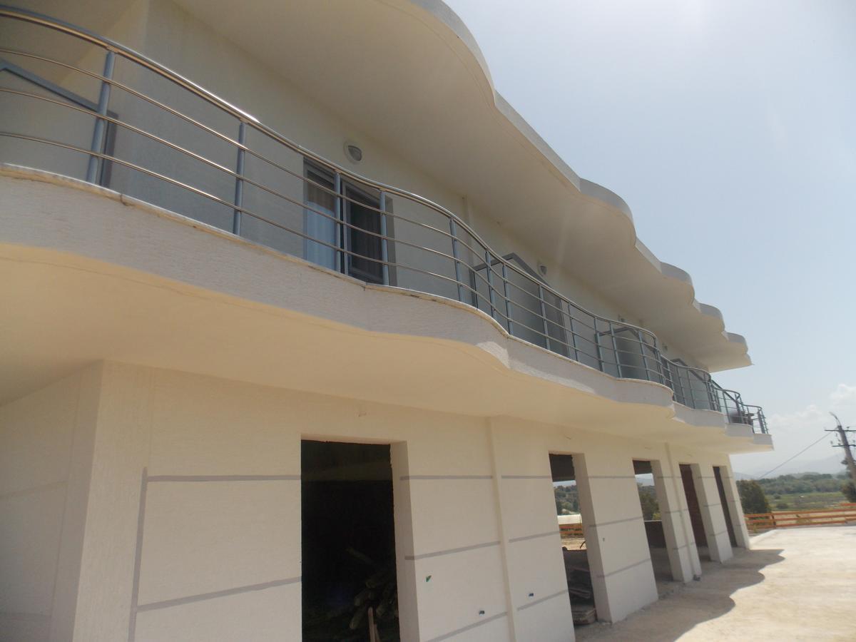 Hotel Irini Sarandë Exterior foto